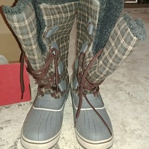 Skecher rain/snow boot